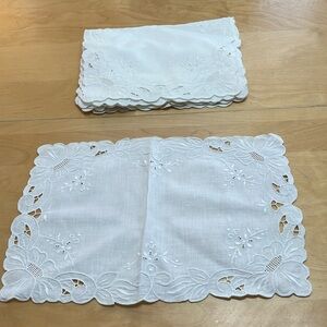 Elegant White Floral Table Linens